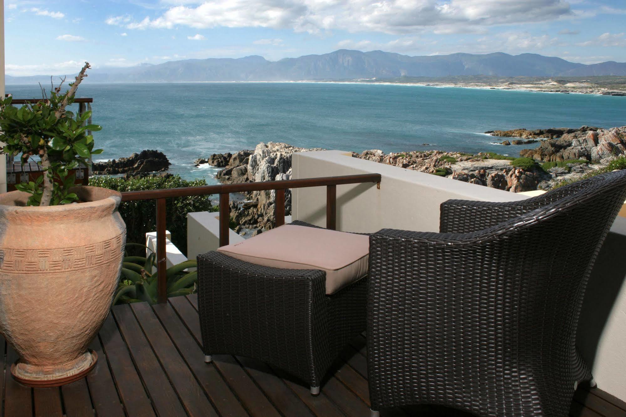 Cliff Lodge Gansbaai Exterior foto